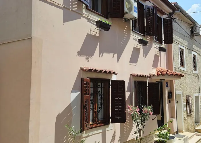 House Zofija 1672 * Pula